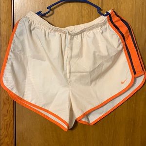 woman’s nike shorts